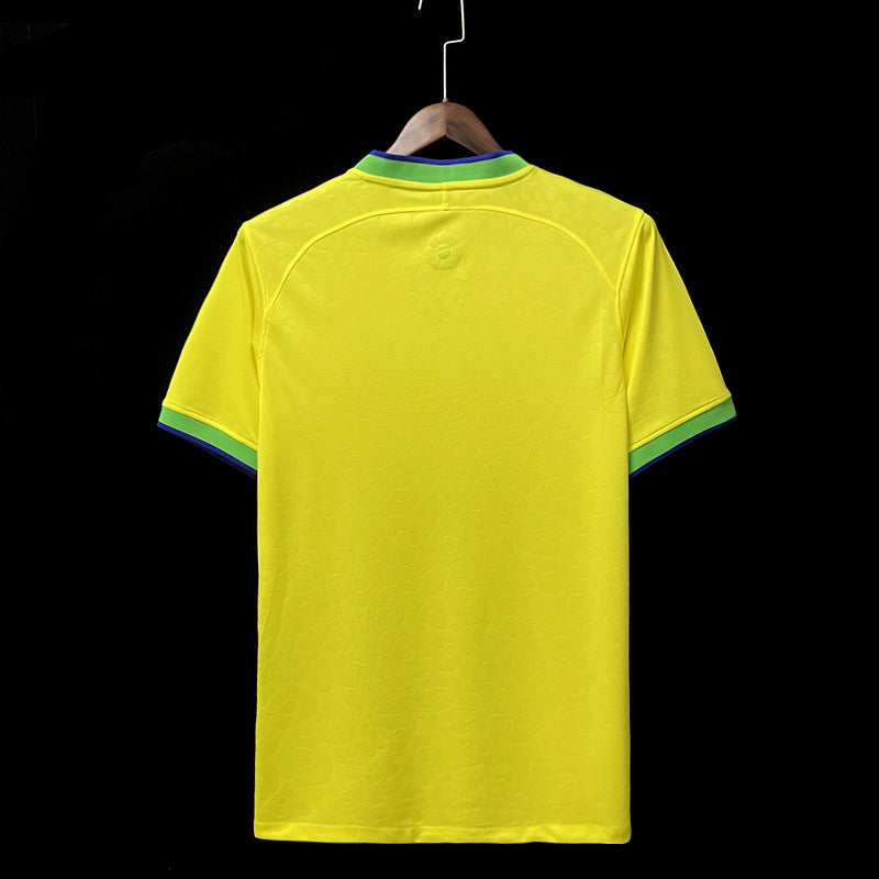 Camiseta local Brasil Mundial 22-23