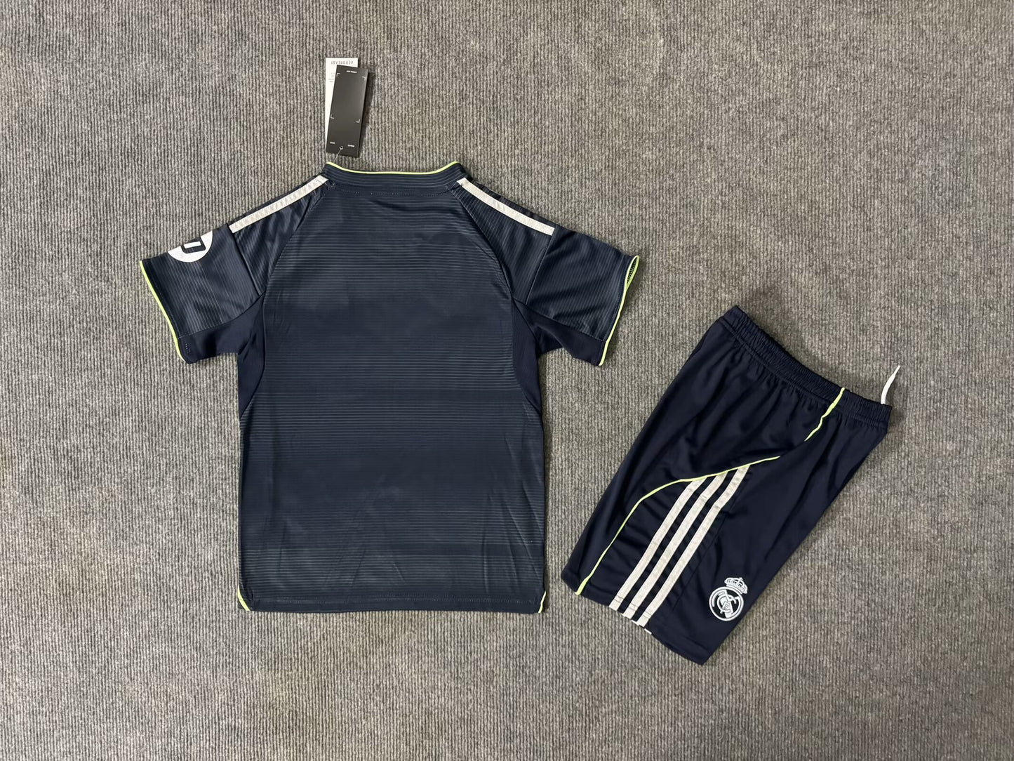 Kit niños Real Madrid visitante 25/26